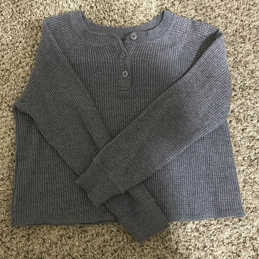 Old navy knit long sleeve shirt
